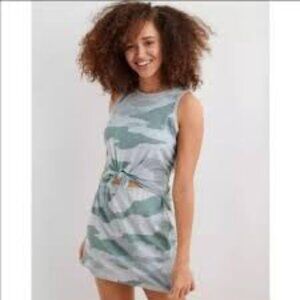AERIE CAMO CUT OUT FRONT KNOT SHORT SLEEVE DRESS, MEDIUM